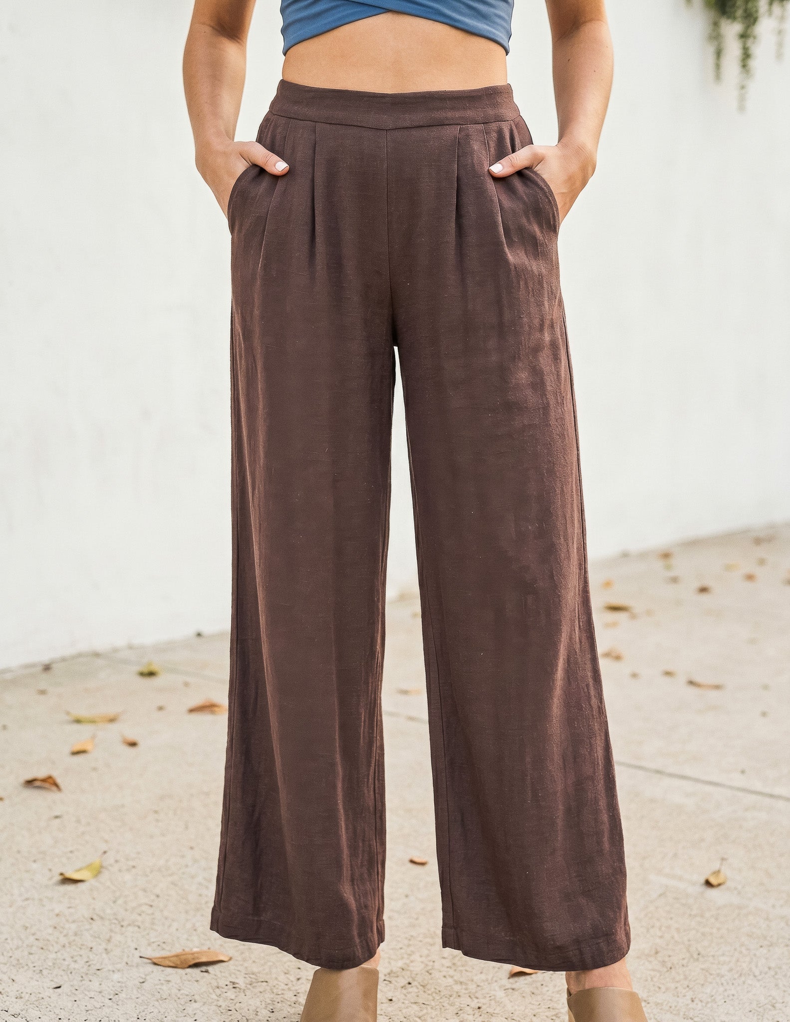 Linen Alessia Cropped Pant - Image 4